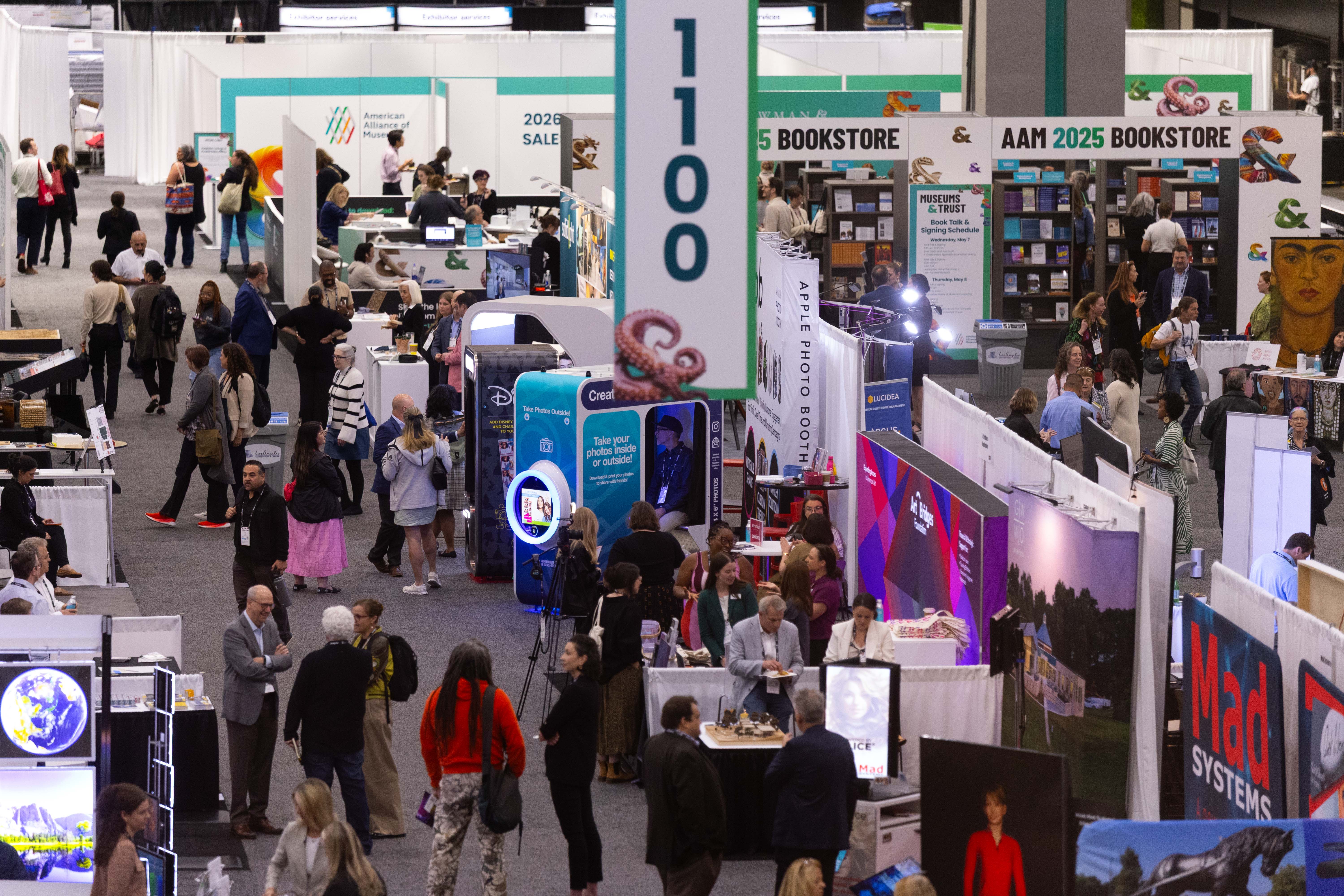 A busy MuseumExpo show floor